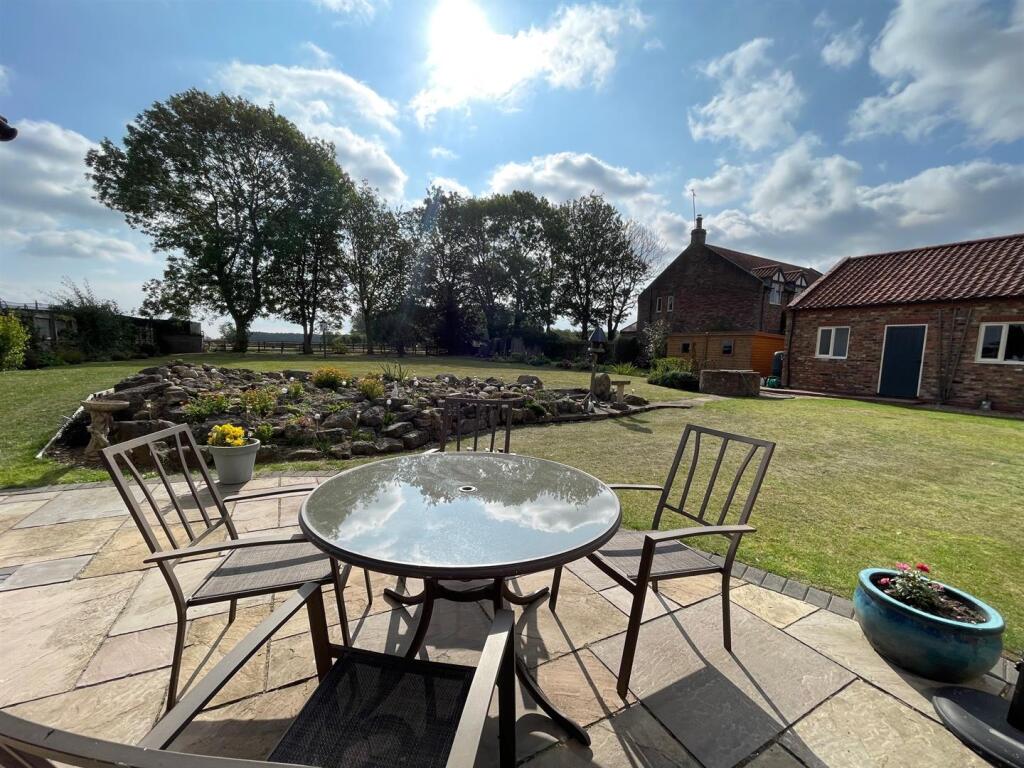 GARDEN 2.jpg