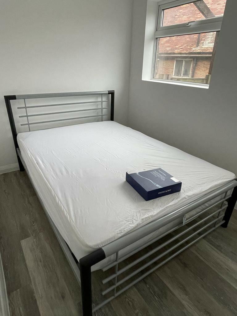 actual bedroom pi...