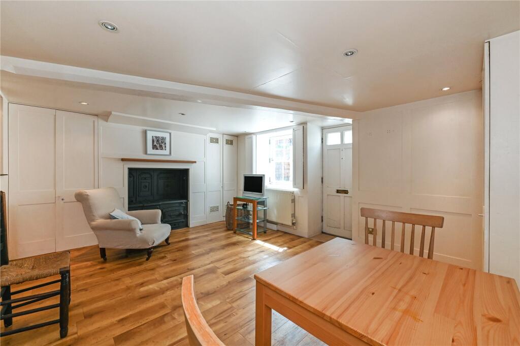 Basement Flat Sit Rm