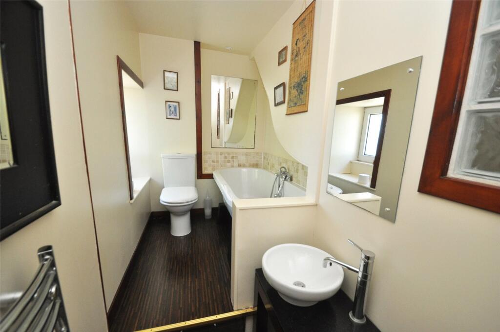 Bedroom 1 Ensuite