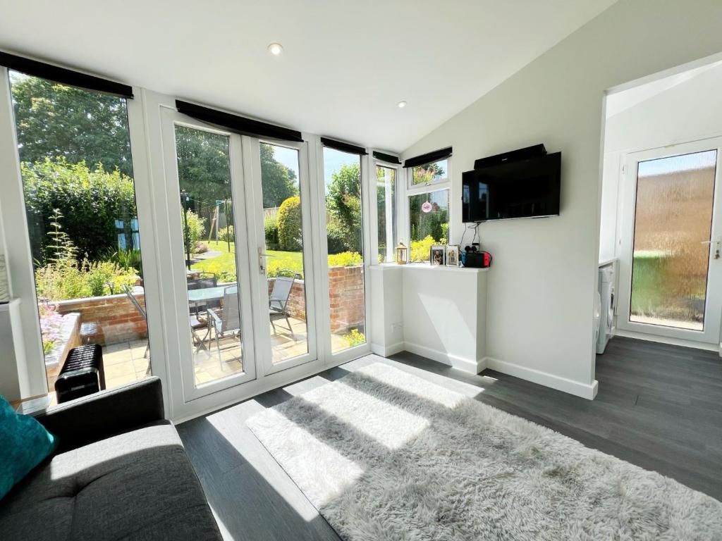 Garden Room pic 1.jpg