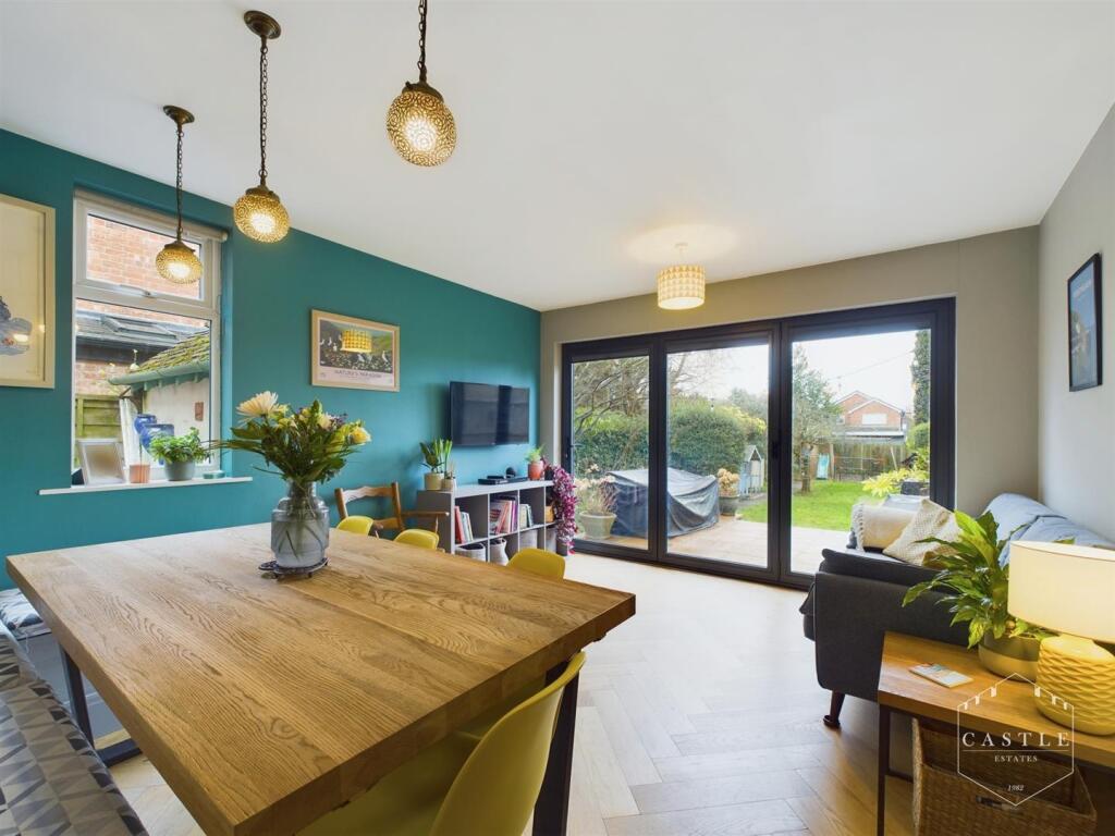 EXTENDED LIVING KITCHEN