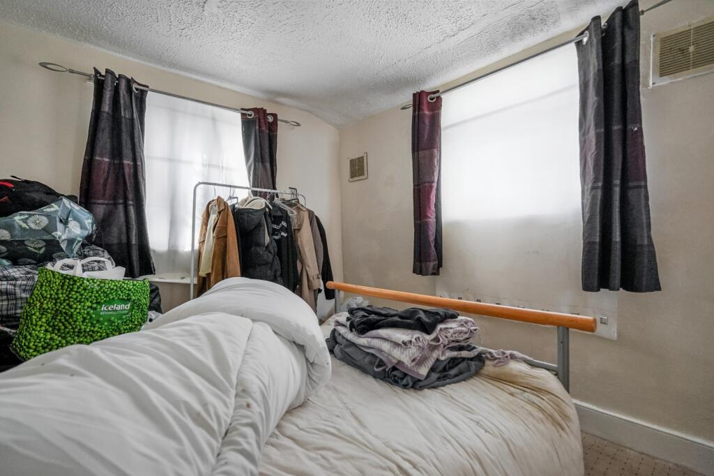Flat 1, 110 Portland Road, South Norwood London, SE25 4PJ