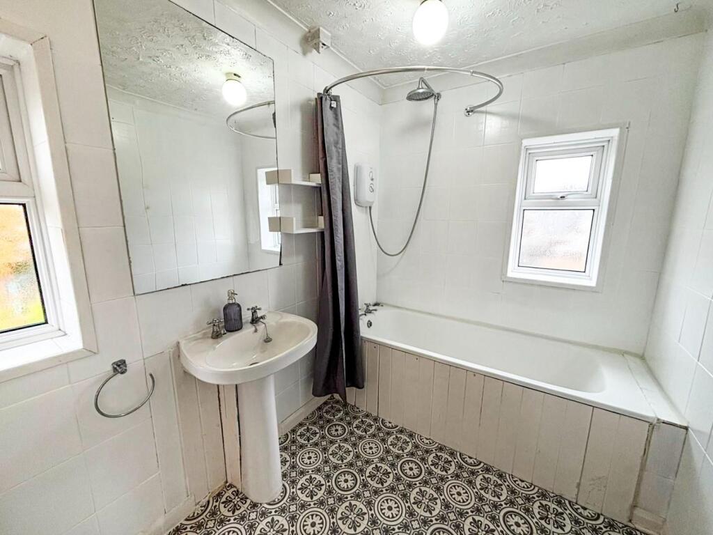 tlc_cedb1239-db2d-4675-b6c7-de8f21f94ed4_ebe2c37.j