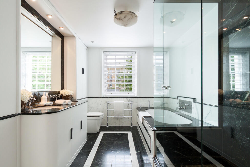 12 Chester Row SW...