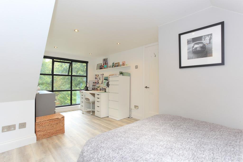 Bedroom 5 (Second Floor)
