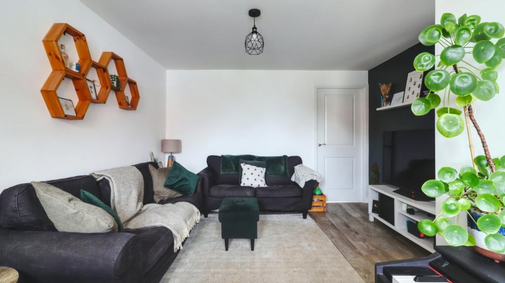 5. Lounge 1