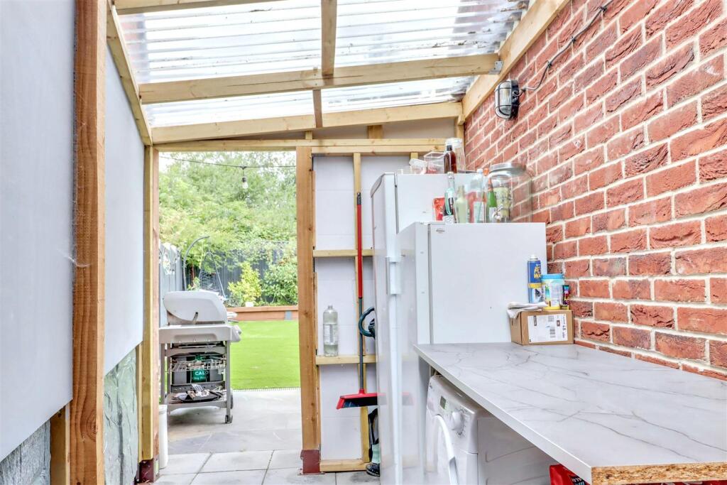 16 MAPLE LANE WICKFORD-36.jpg