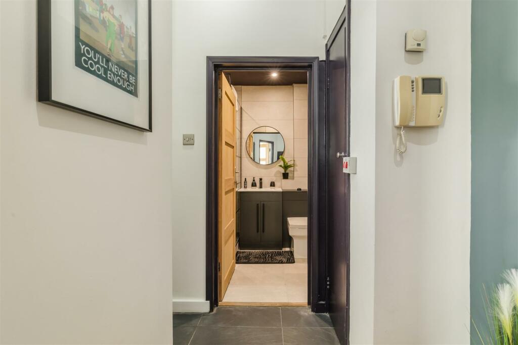 Embassy Court, Flat 3-38.JPG