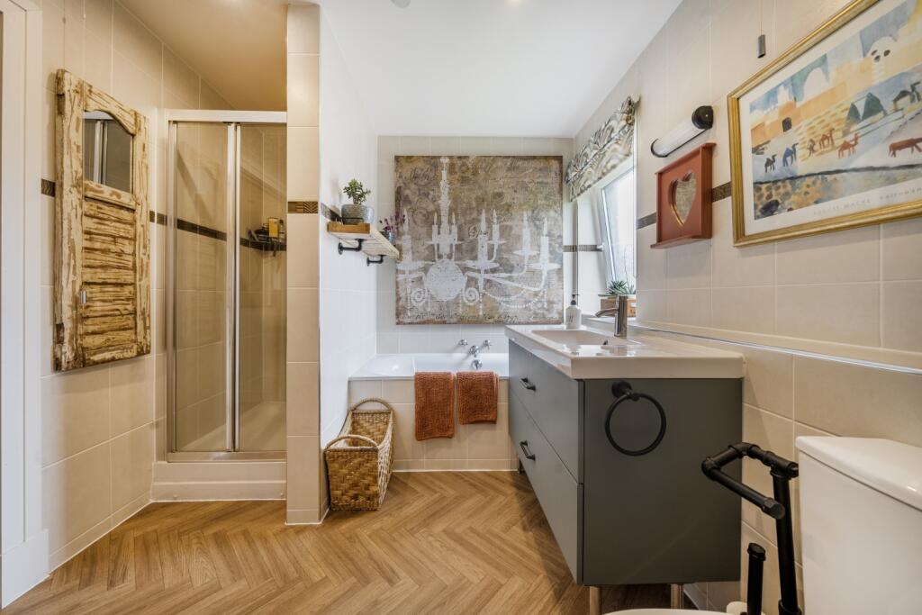 1332941-5-688a1abb7b923