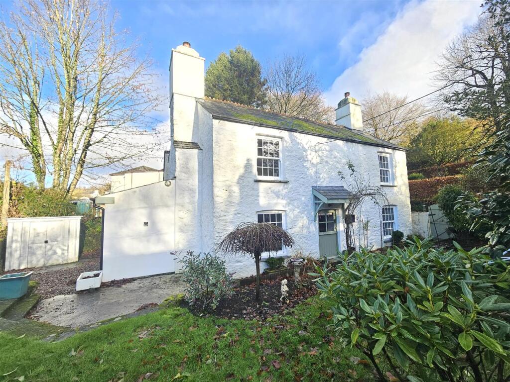 Front of Cottage.jpg