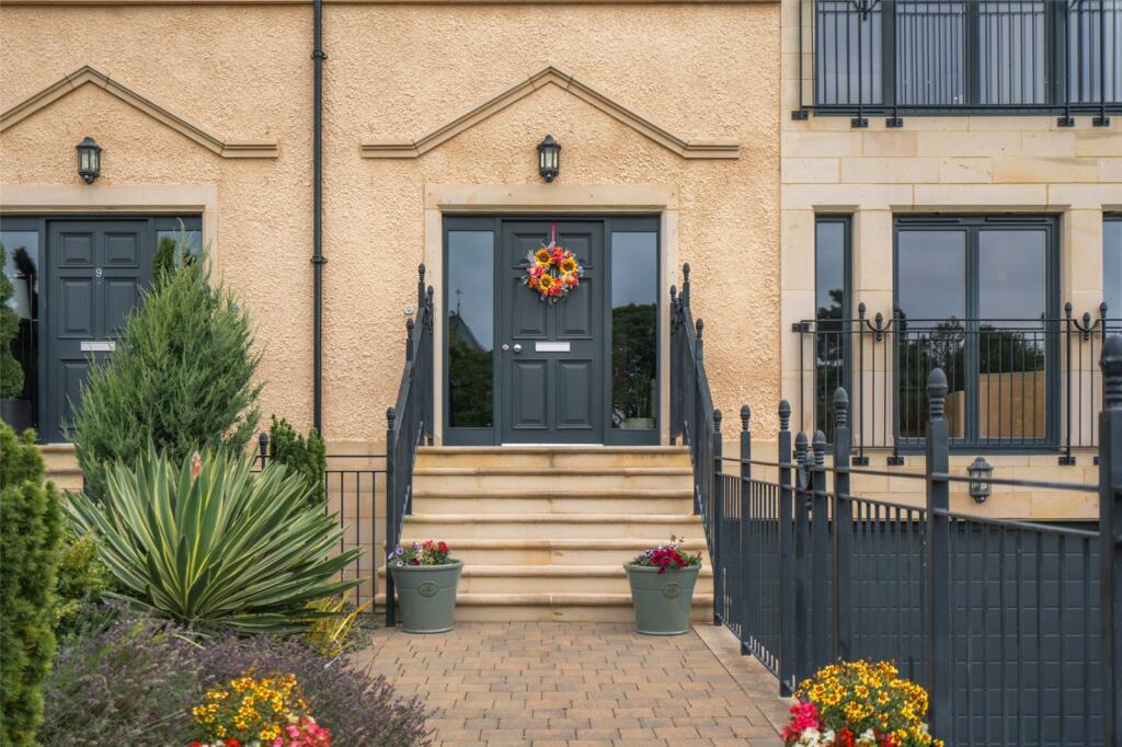 Pavilion Crescent 04