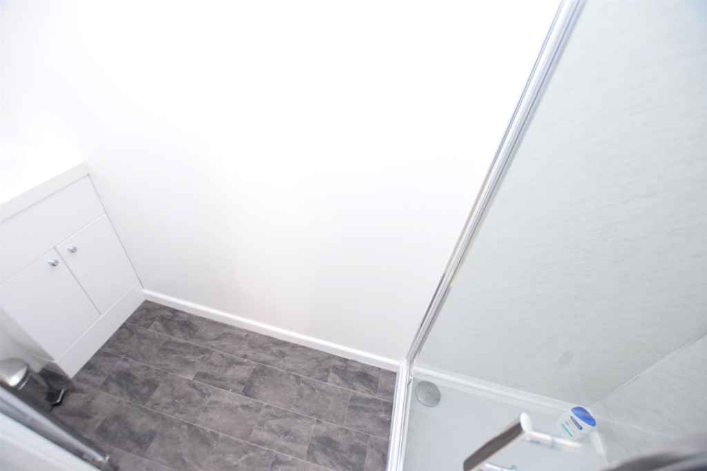 Master bedroom Ensuite