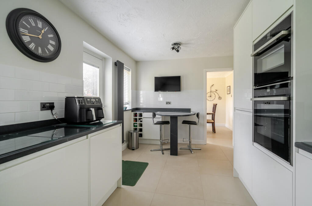 1355919-24-68d140...