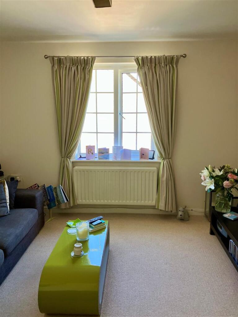 livingroom2.jpg