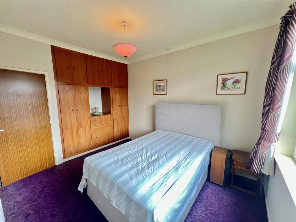 Bramleys Estate Agents - Lidgett Lane - Skelmantho