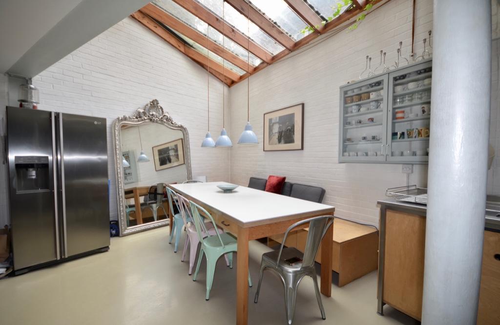 Spacious Dining area