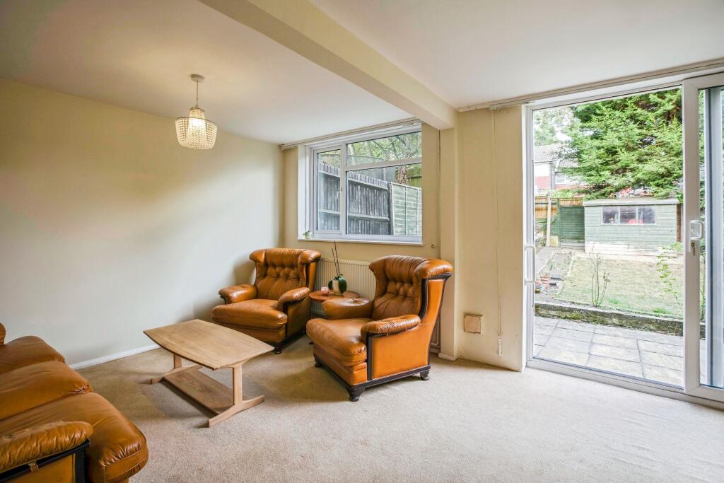 Lounge/Dining Room