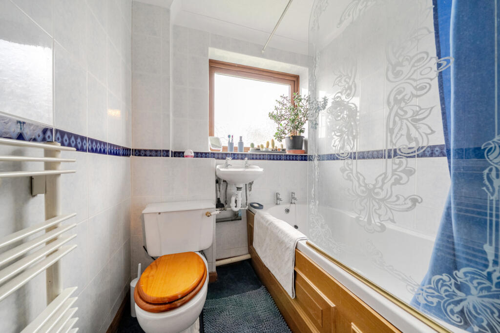 1395674-12-695faf...