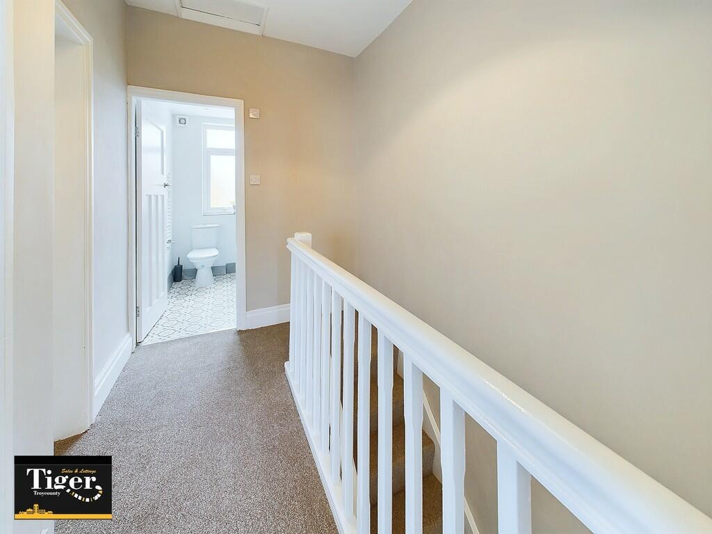 CAM02176G0-PR0353...