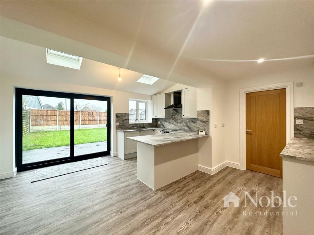 Open Plan Living/Kitchen/Dining Area