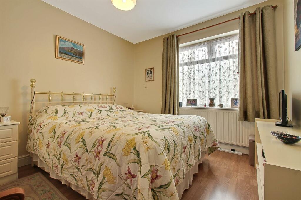 Bedroom 1.jpeg