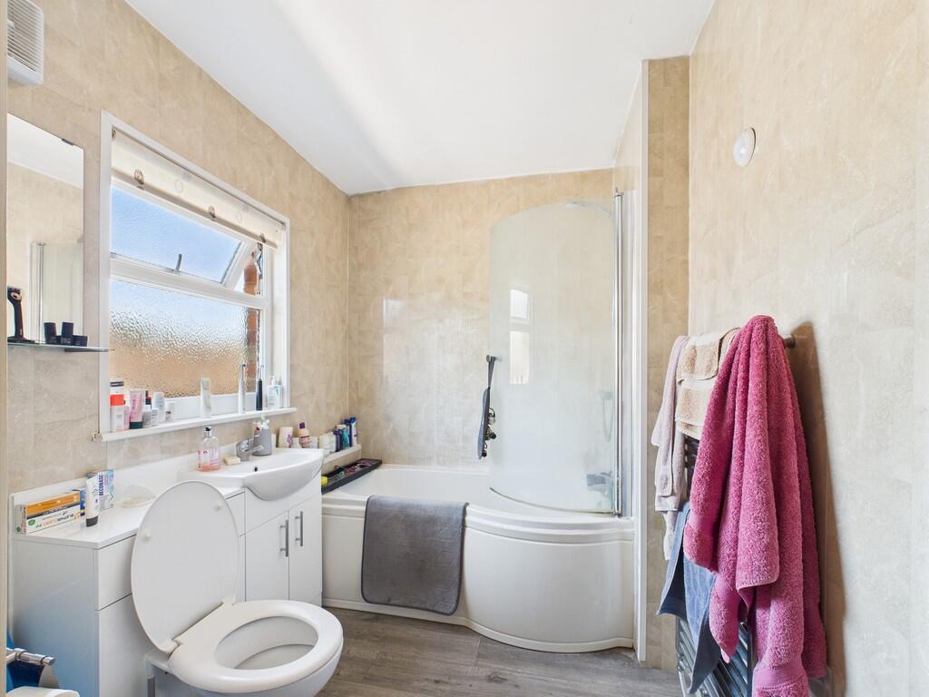 CAM03582G0-PR0122...