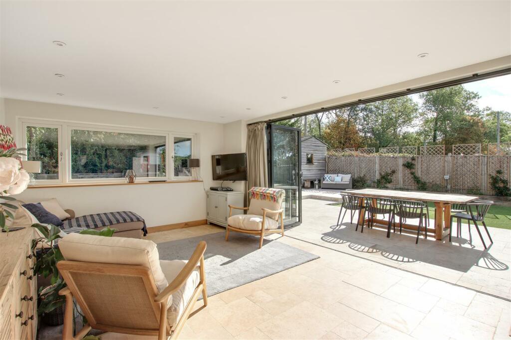Family Room to Garden.jpg