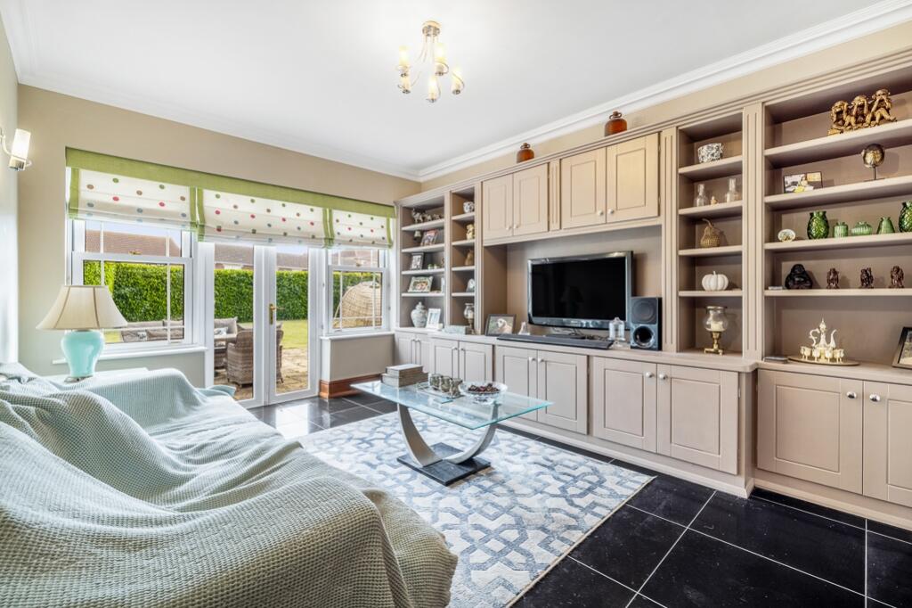2 Manor Drive (Skegness)-19