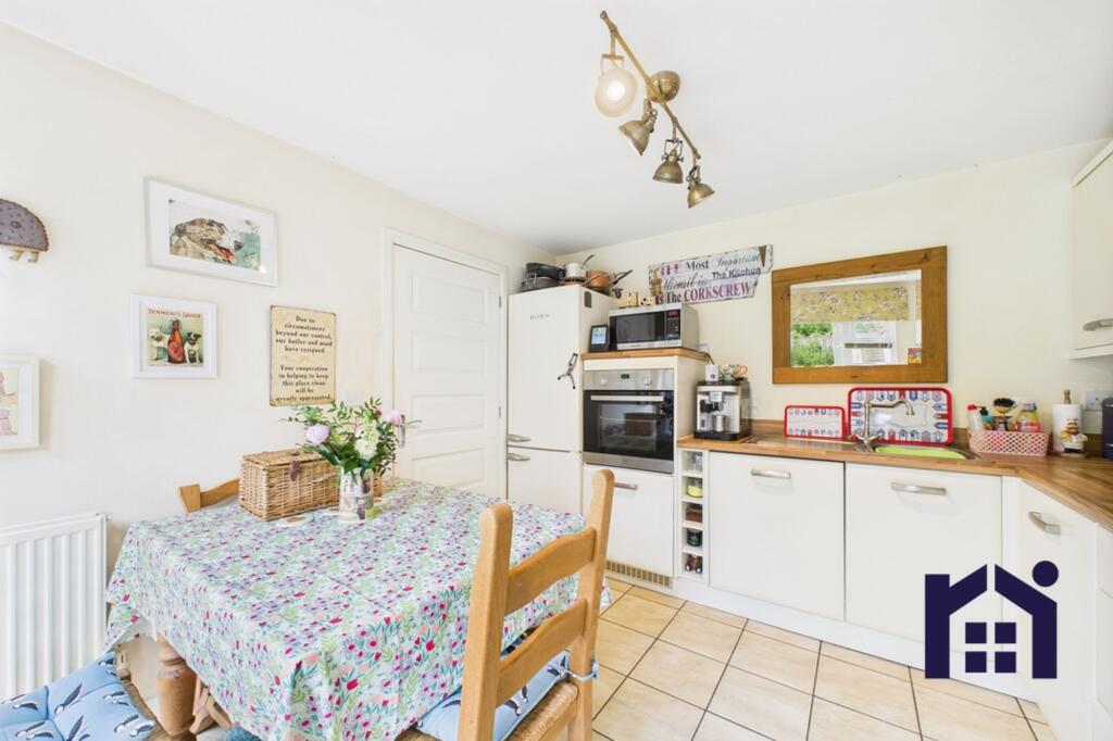 Dining kitchen