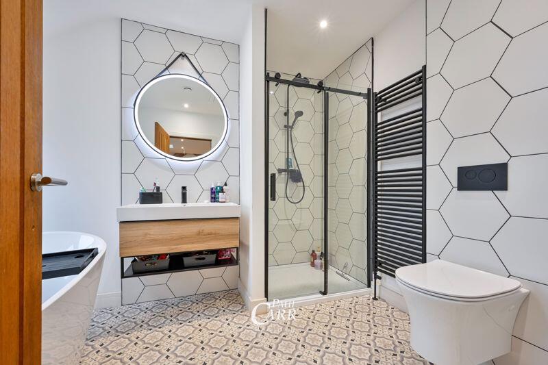 Bedroom One: En-Suite