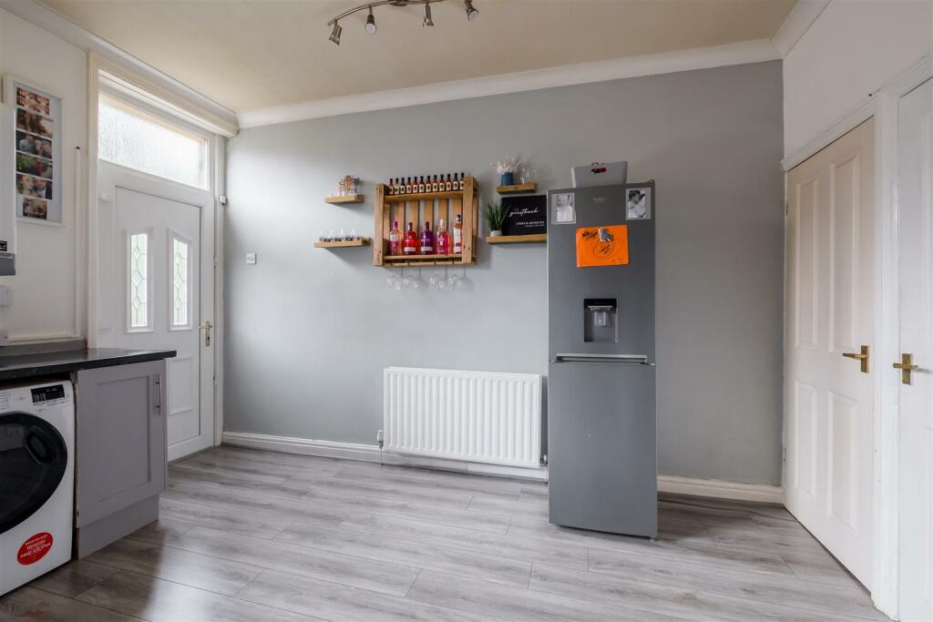 KITCHEN 3.jpg
