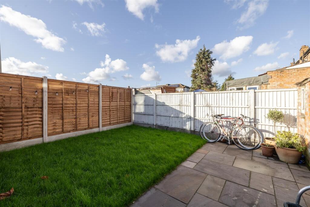 Dagenham Road, E10