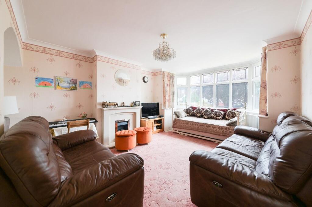 WOODSTONE AVENUE, (7).jpg