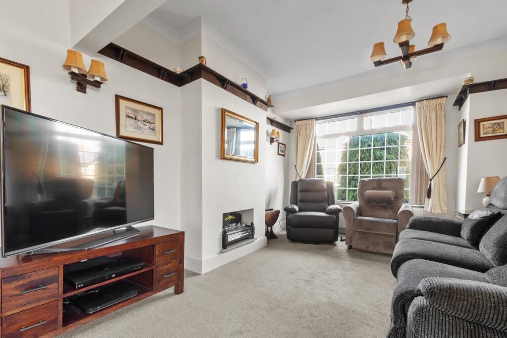 111 East Crescent (6 of 21).jpg