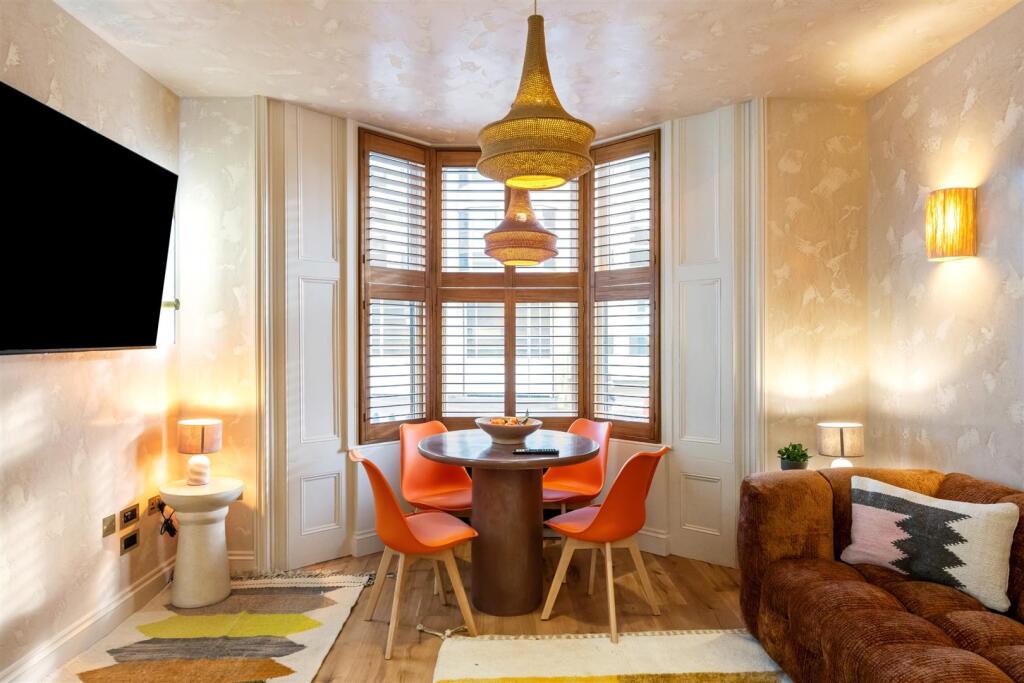 Ground Floor Flat-011.jpg