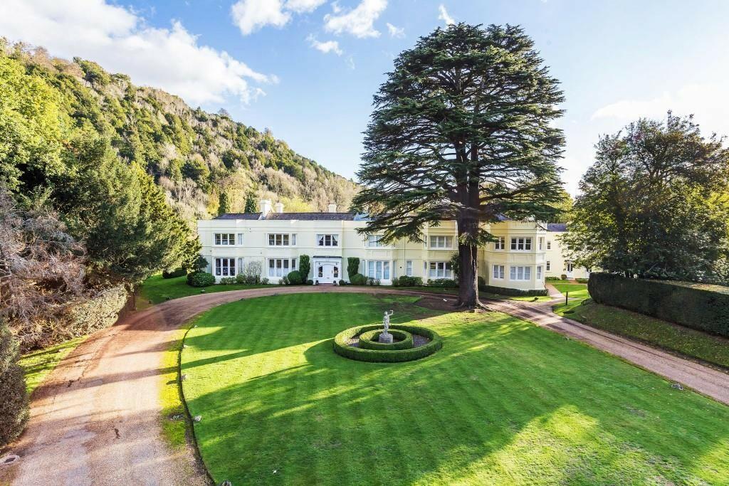 10-Burford-Lodge-...