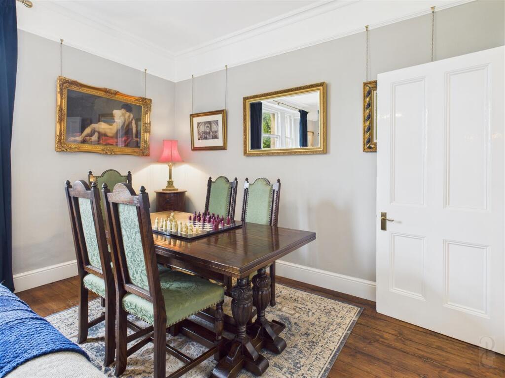 Dining Area 1.jpg