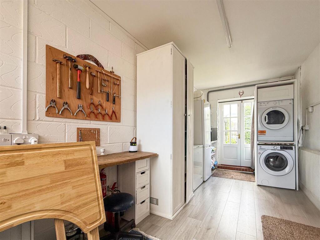 garage/utility
