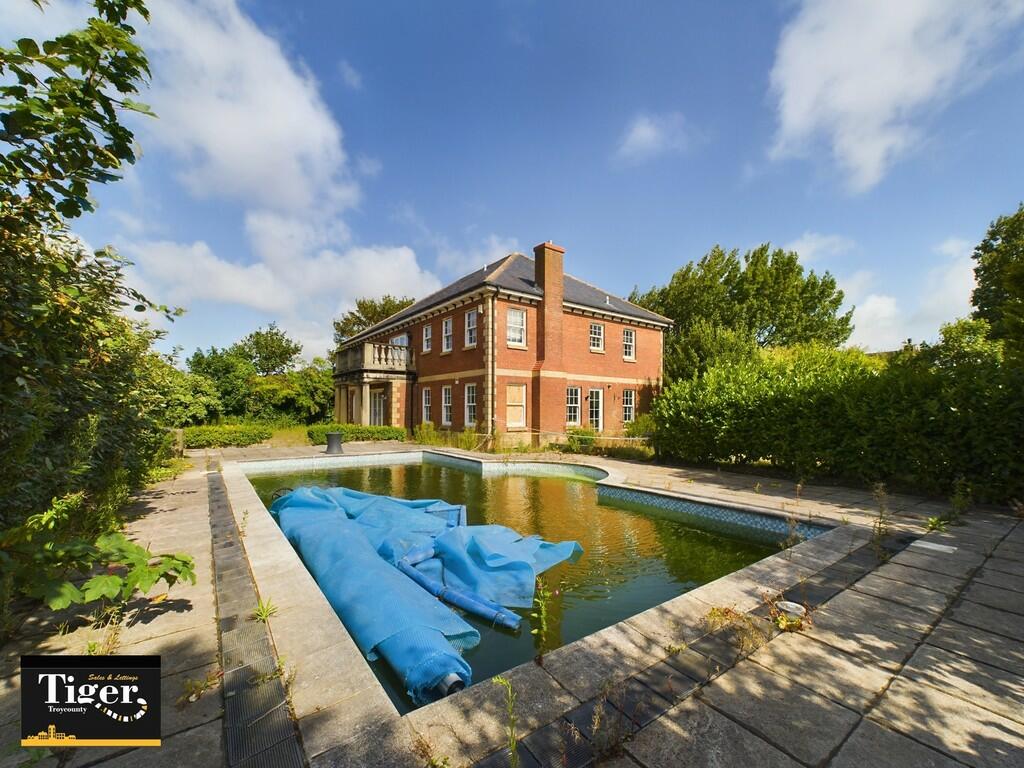 CAM02176G0-PR0329...