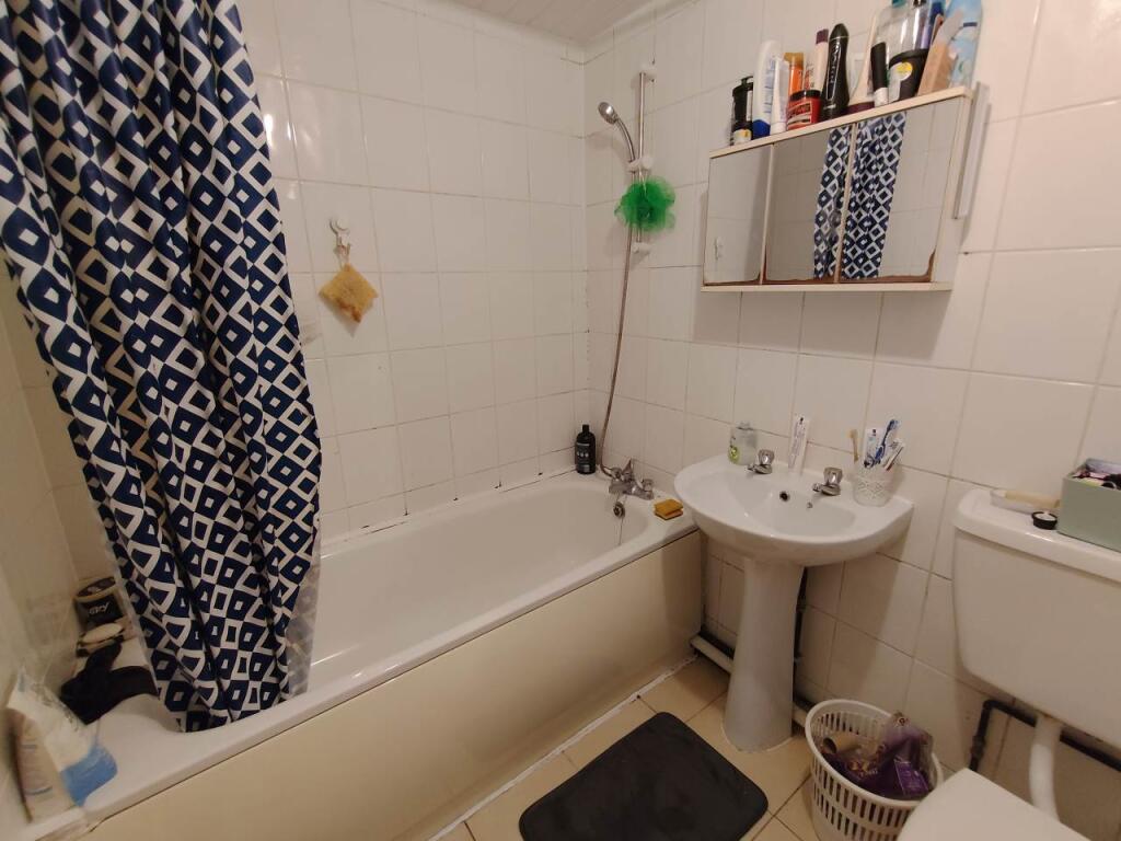 Ground floor bathroo