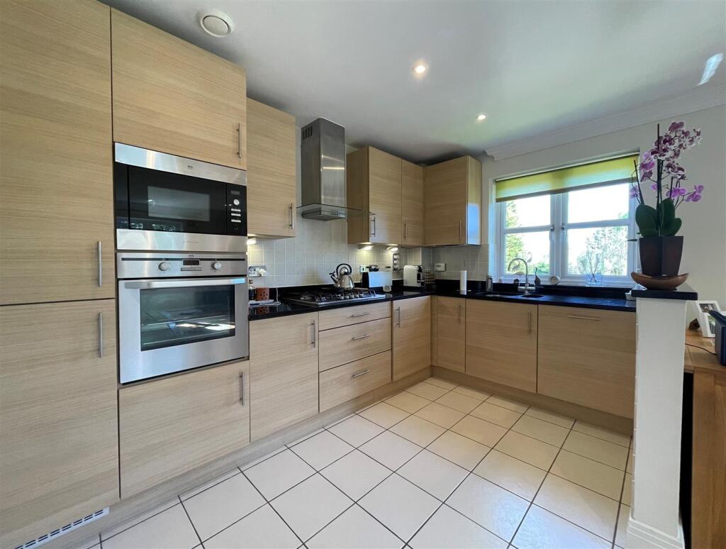 Open-Plan Kitchen/Living Room