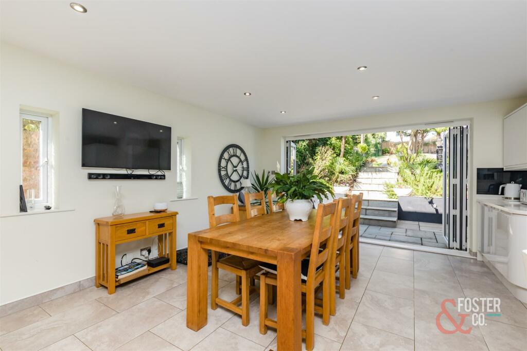 Redhill Drive 33-7.JPG