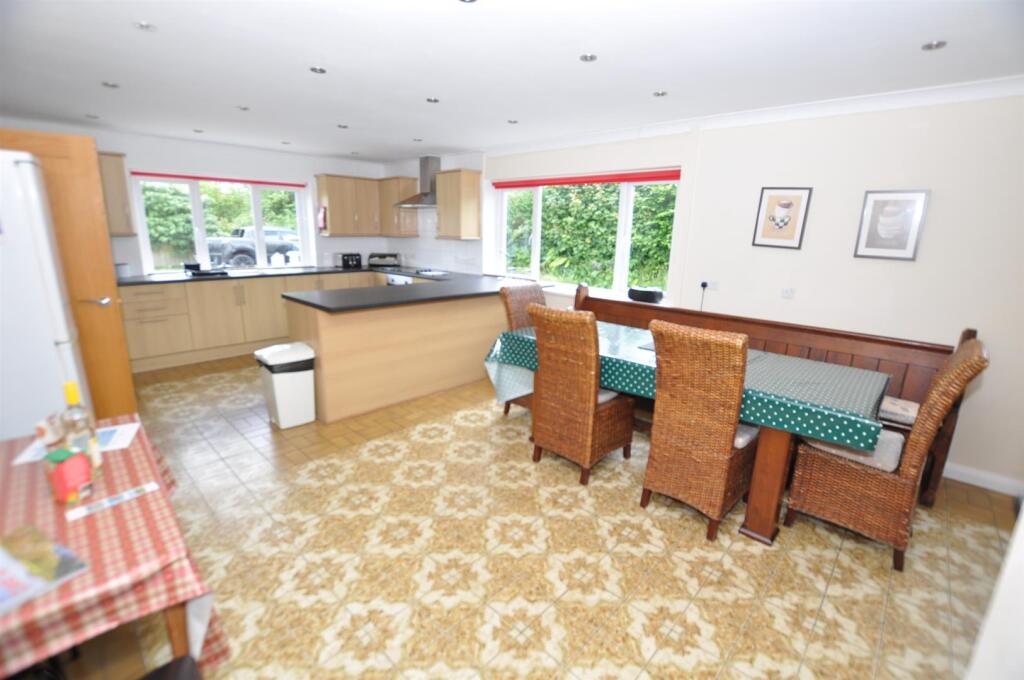 Kitchen/Dining/Family room