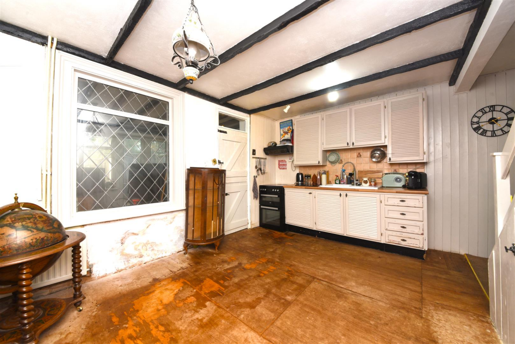 56_Brackenbury_Road_Pic_9.png