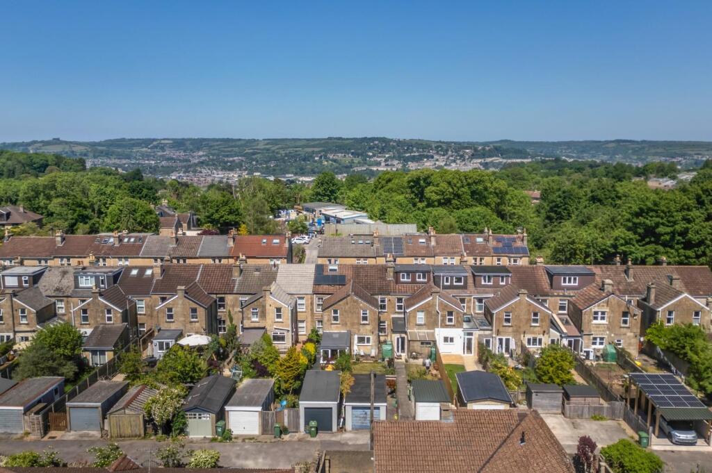 28 Hawthorne Grove-16.jpg