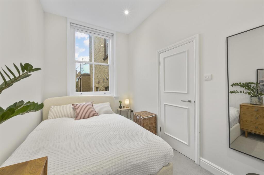 HIGH STREET 74,11.jpg