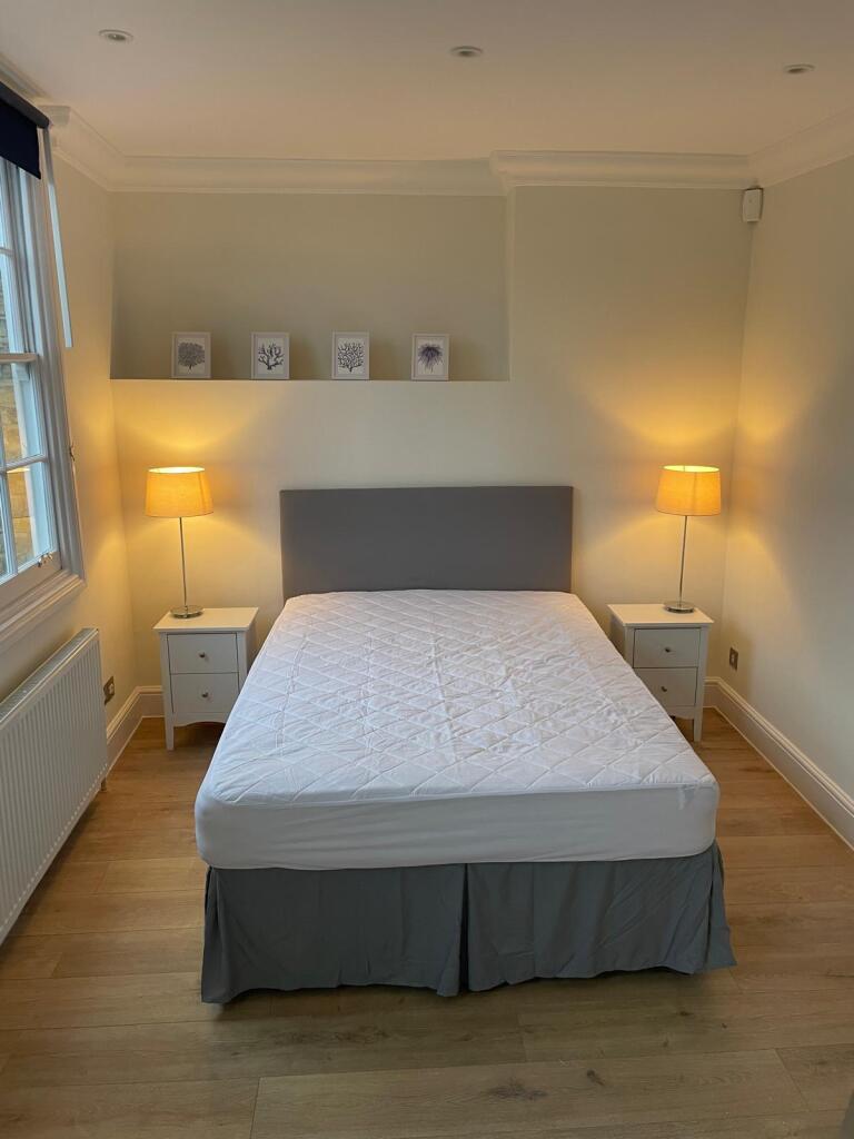 Earls Court Road, Kensington W8 6EF