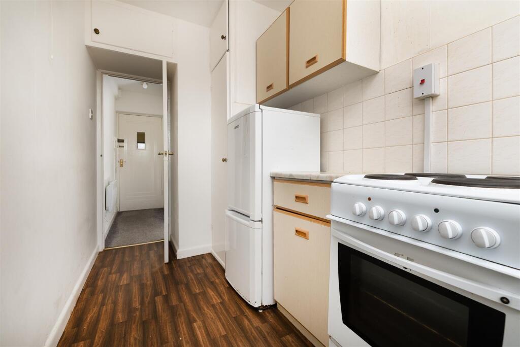 Clarendon Court - Kitchen