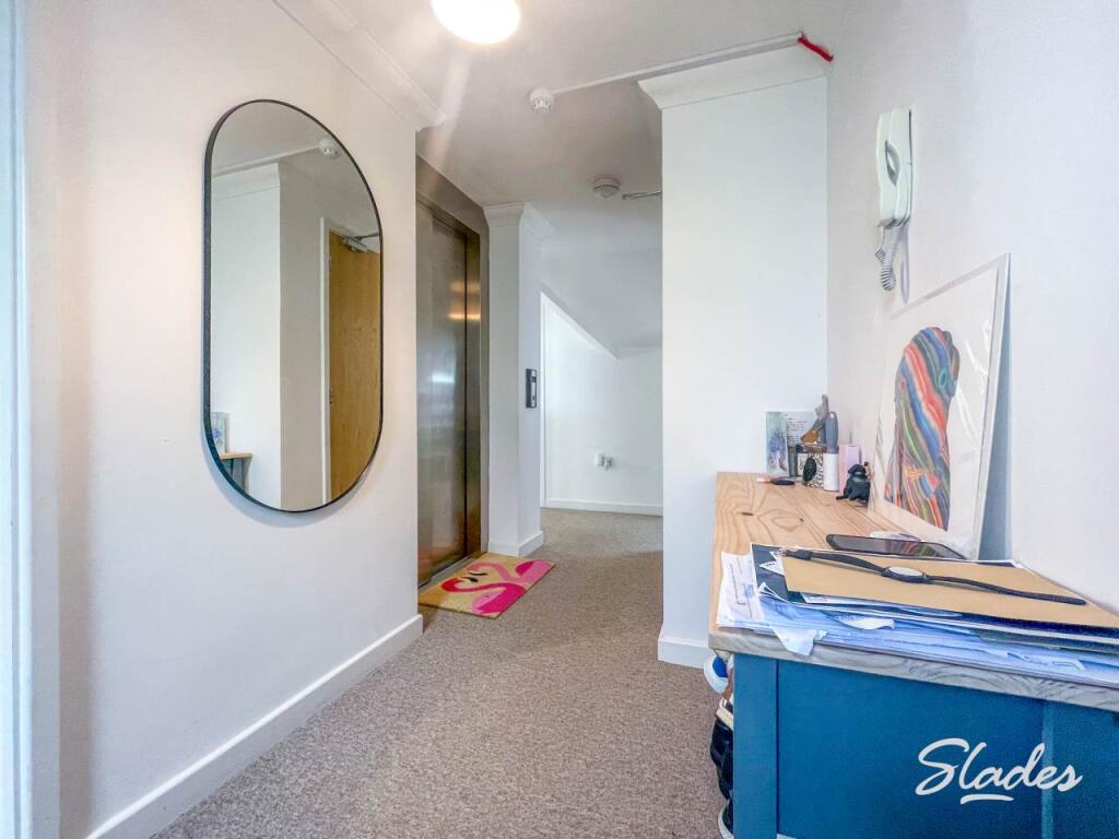 ENTRANCE HALL 2